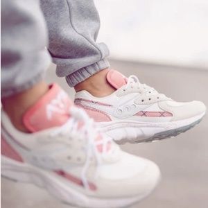 🔥 LIFESTYLE/RUNNING SNKRS (SAUCONY) MENS(8) WMNS9
